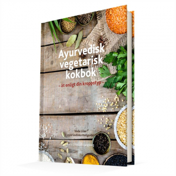 Ayurvedisk vegetarisk kokbok : ät enligt din kroppstyp, Buch, Att leva enligt ayurveda har genom denna bok blivit enklare och godare. En kokbok som inte bara handlar om goda och nyttiga ayurvediska recept, här ges även en lättillgänglig introduktion till