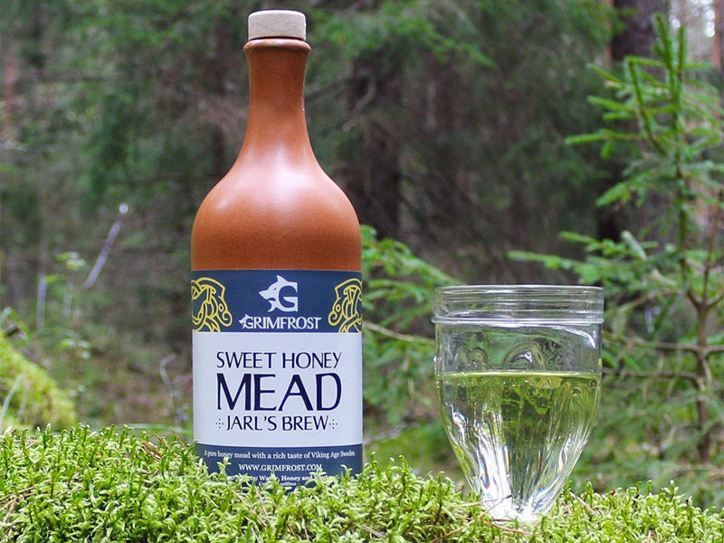 Grimfrost Sweet Honey Mead 750ml, Ein rustikaler Met aus Heidekrauthonig mit einem reichen Geschmack aus der schwedischen Wikingerzeit.