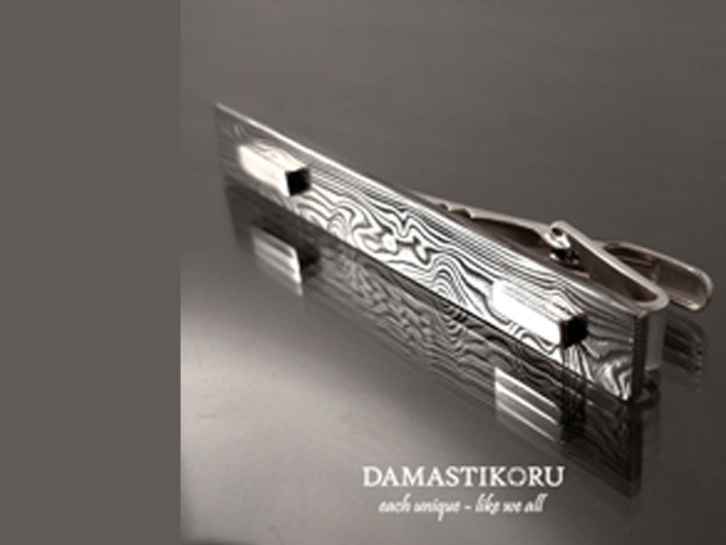 Damastikoru tie pin, Damascus steel, Die handgefertigte Schmuckserie Herrenanzug von Damastikoru.