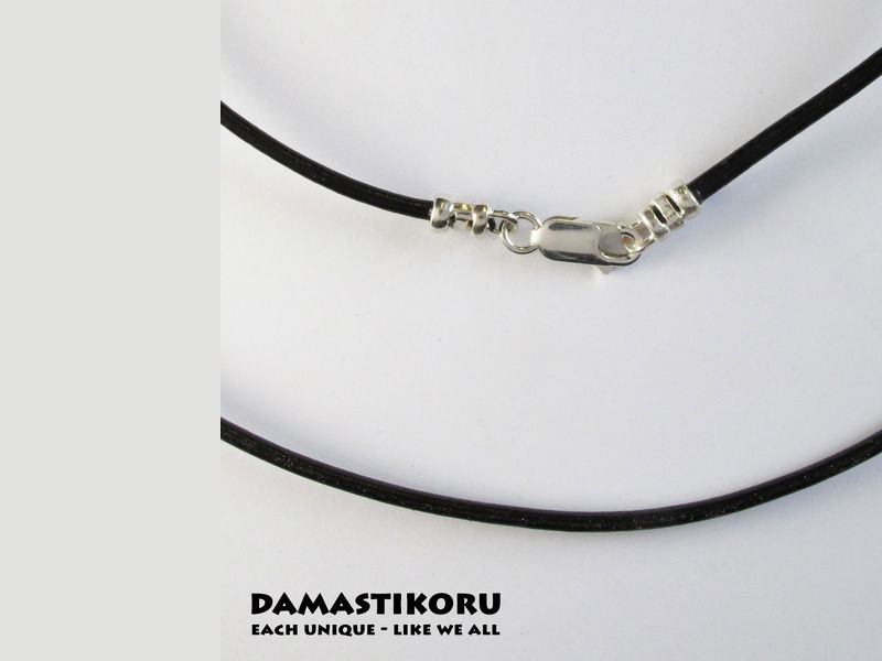 Damastikoru Leather pendant cord, width 2,0mm, Lederband, in Silber eingefasst. Eine elegante und zarte Kette für Frauen.