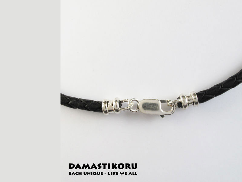 Damastikoru Braided leather collar, width 4,0mm, Geflochtenes Lederband, in Silber eingefasst. Eine elegante Kette.
