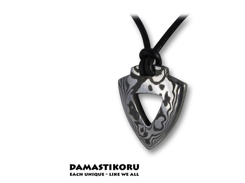 Damastikoru Triangle leather strap, Damascus steel, Dem Dreieck können viele Bedeutungen gegeben werden, je nach dem beabsichtigten Einsatz.